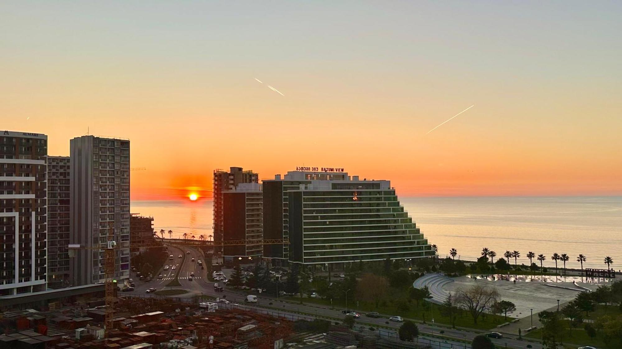 Batumi Boulevard Resort Pokoj fotografie